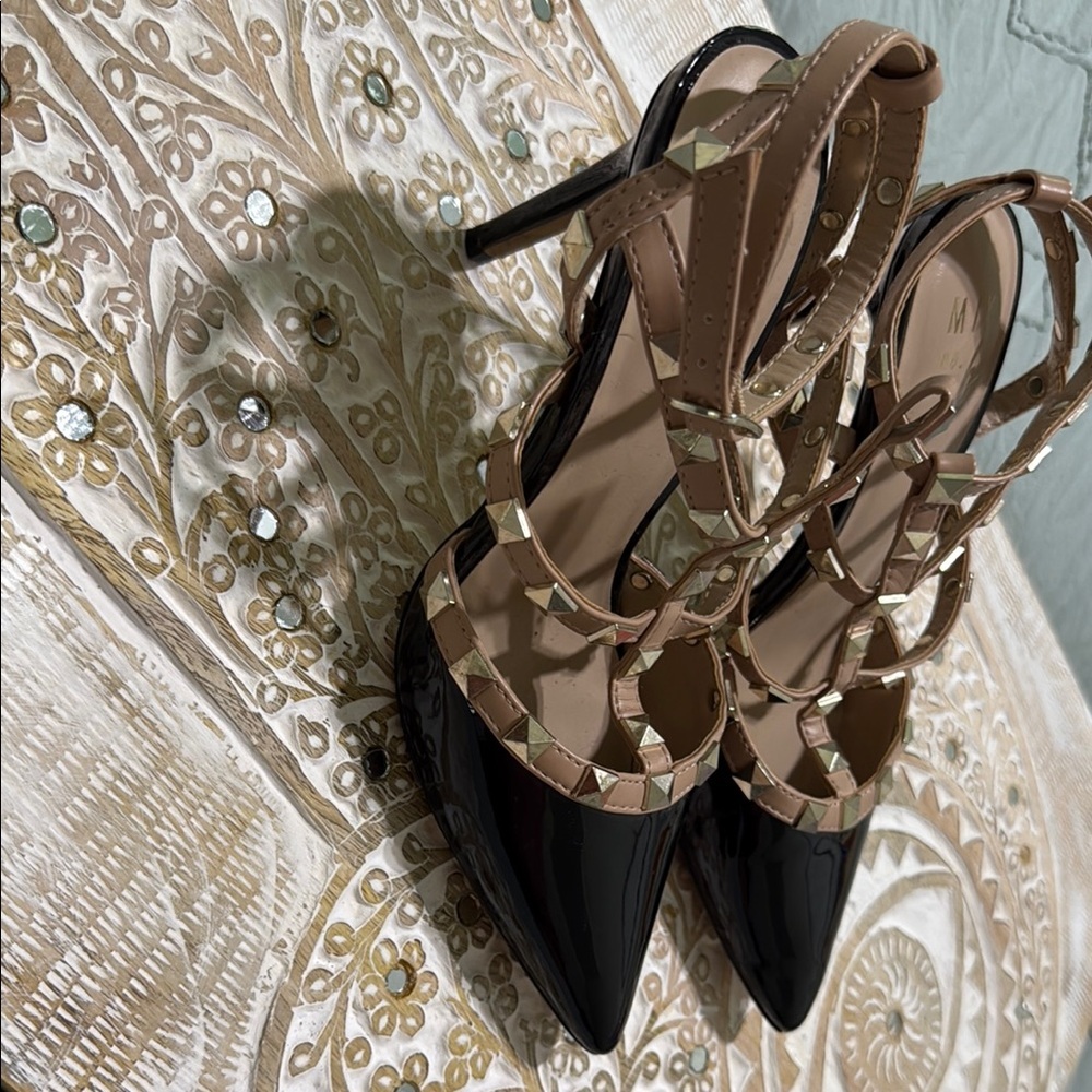 Mix NO. 6 Black and Tan Elegant Heels - Picture 6 of 7